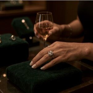 Vintage honeycomb style ring, silver plate finish over copper base, cz stones 🩶